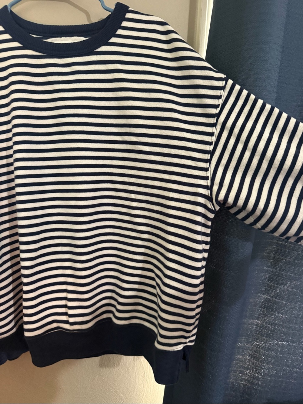 Women’s large aerie Striped Navy and White Crewneck Sweater - Picture 3 of 4